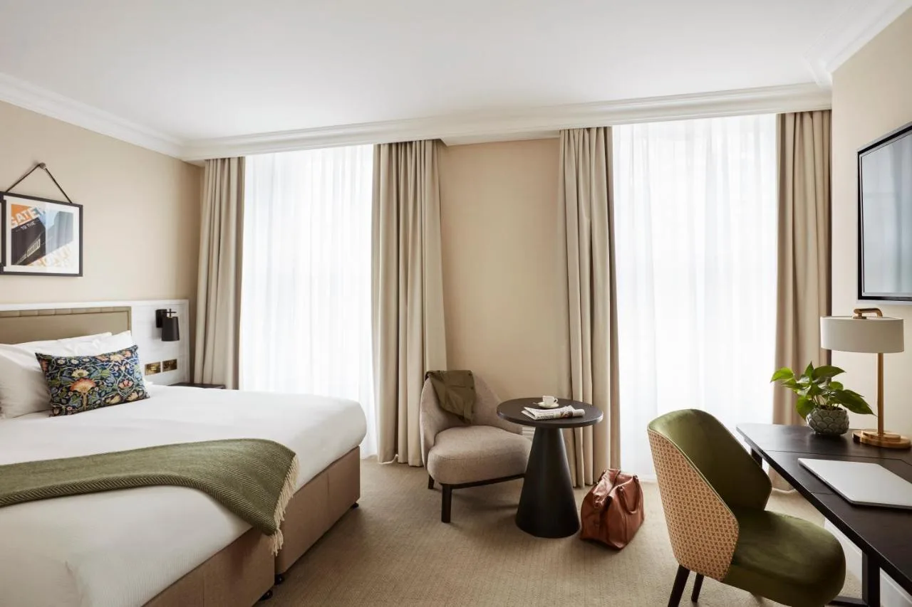 Deluxe King Room